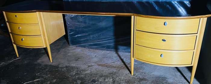Massive Luxurious Double Stool Dressing Table