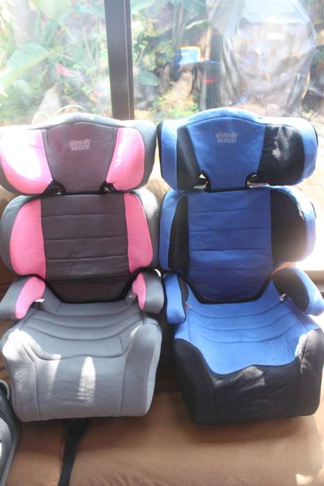 Two Safeway Nomad car seats