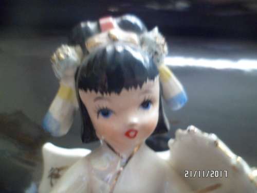 1950'S capri fine quality hand painted Porcelain figure
