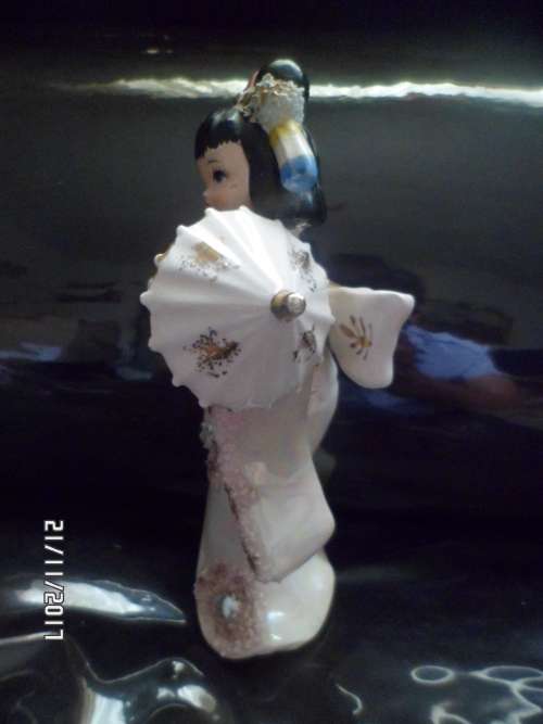 1950'S capri fine quality hand painted Porcelain figure