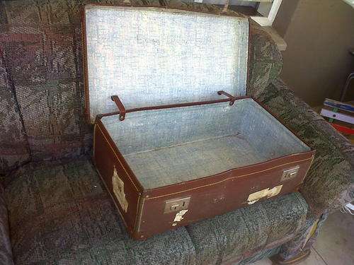 VINTAGE CHENEY SUITCASE BELONGED TO ESME SMITH 66cm X. 20cm SELF COLLECT