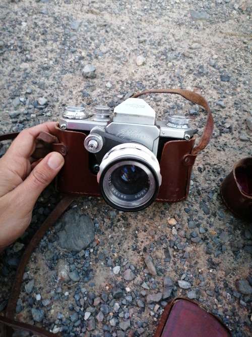 Edixa reflex camera with accessories. Zip problem