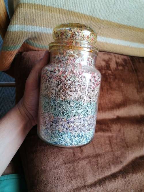 RSA Shredded bank notes in layers in sealed bottle(8 Inches) by S A Mint R2,R5,R10,R20,R50 RARE