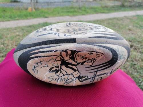 A VERY SCARCE MEDIUM RUGBY BALL WITH 17 SHARKS SIGNATURES -MAY BE SOME RARE !