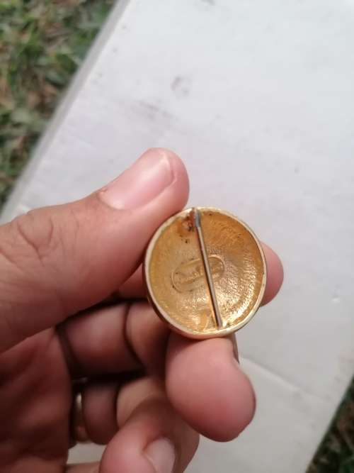Old brooch. 2 pieces missing