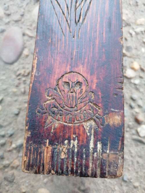 ANGLO-BOER WAR TRENCH ART CARVED BY A QUEENS 9TH ROYAL LANCERMAN HELD AT THE STAATS MODEL SCHOOL