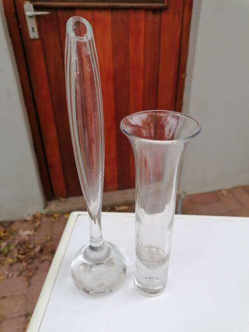 2 x good quality vases