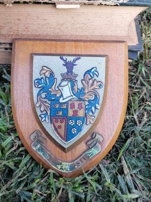 Vintage crest wall plaque