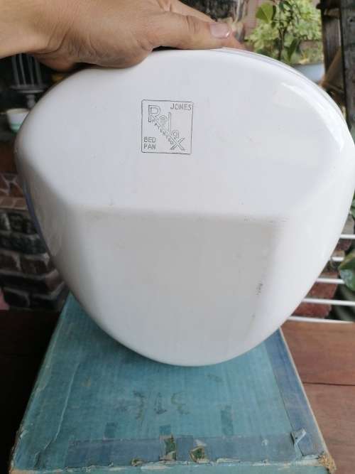 VINTAGE JONES RELAX BED PAN NO 500 ENAMELWARE