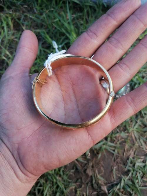 Vintage 9ct metal core (JS) BANGLE