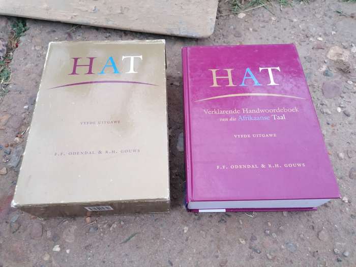 HAT - Verklarende Handwoordeboek
