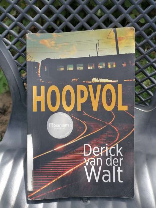 Hoopvol deur Derick van der walt
