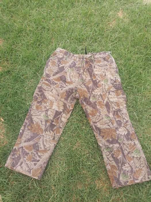 Good condition Camo Cargo Hunting Pants xxl