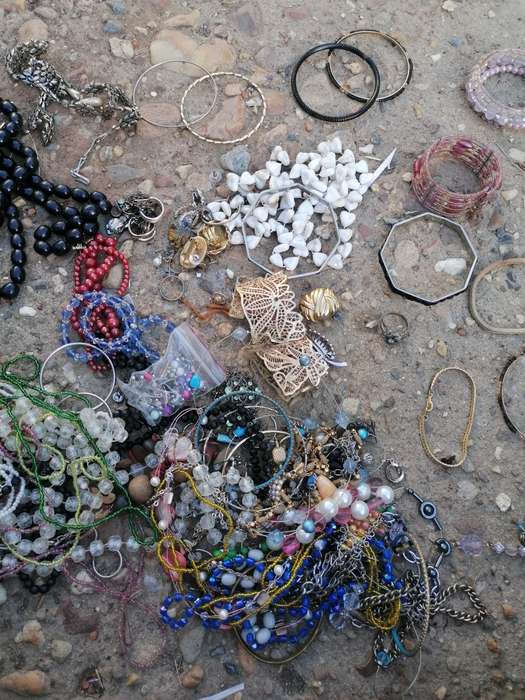Lot of consumer jewelry. Some need repair.