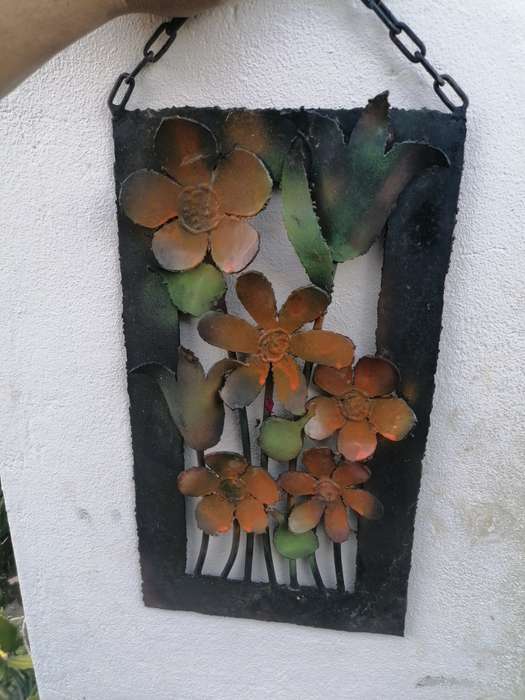 Metal art piece