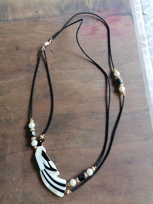 Stunning vintage necklace
