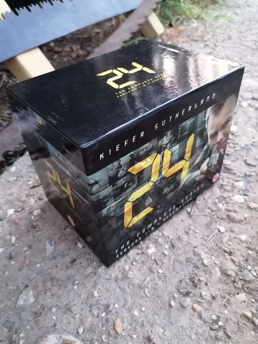 24 The Complete Series Seasons 1-8 + Redemption 55 DVDs Boxset