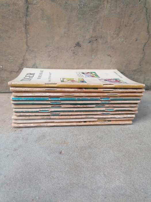 VINTAGE TRENDY BOOKS COMICS