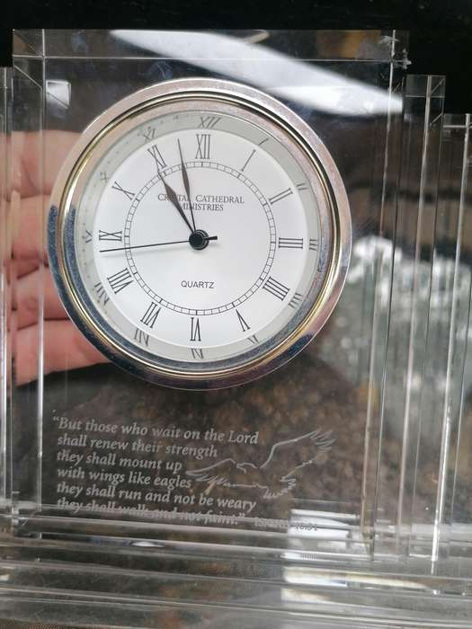 Crystal cathedral ministries crystal mantal clock