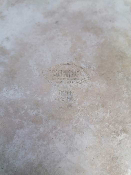 mirro aluminum cake pan bid per item