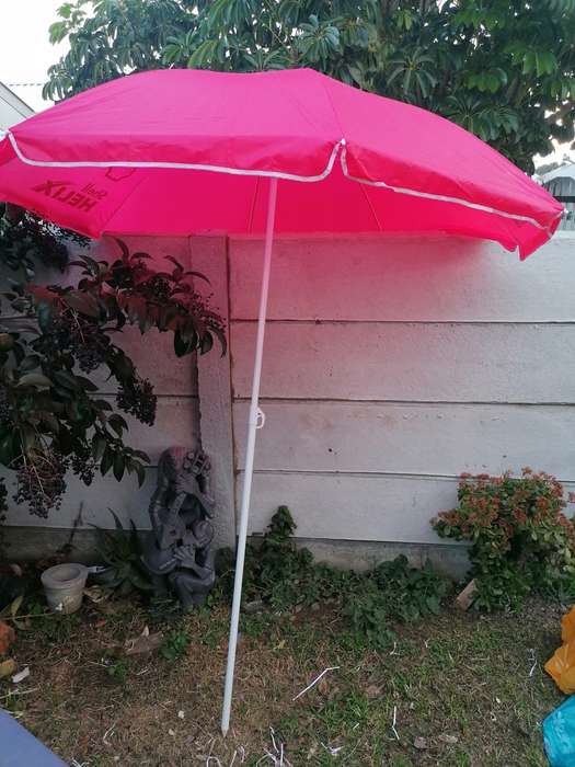 Shell branded ambrella