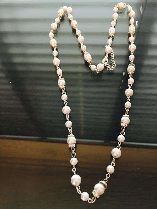 Pearl and silver Neck chain