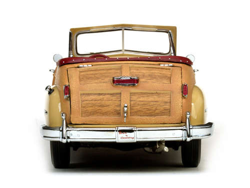 Chrysler Town and Country1948 Beige w/Woodgrain