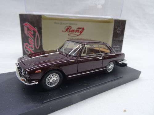 Alfa Romeo 2000 Sprint Street Dark Ruby Red