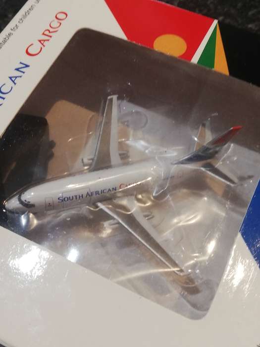 AVIATION 400 SOUTH AFRICAN CARGO B737-200 ZS-SID