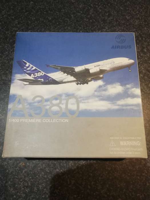 AIRBUS A380 1:400