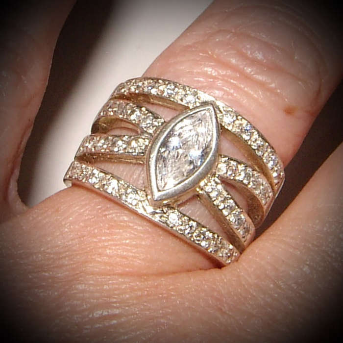 PURE PERFECTION! HANDMADE SOLID .925 STERLING SILVER RING!