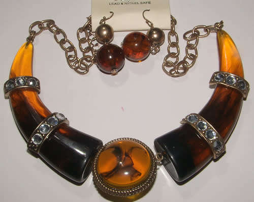 GORGEOUS AMBER AND  LUCUTE COPPER NECKLACE AND EARRINGS SET