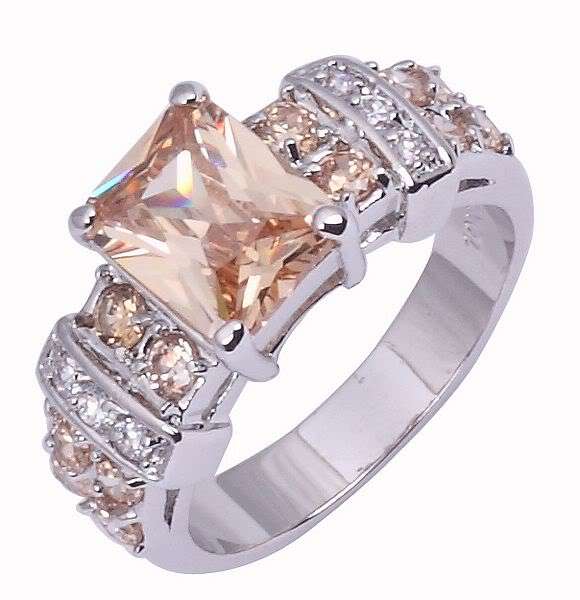 ***WOAW!!!***STUNNING CHAMPAGNE TOPAZ WHITE GOLD RING!!!