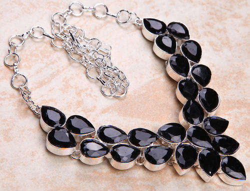 ****GORGEOUS!!****STUNNING ONYX NECKLACE!
