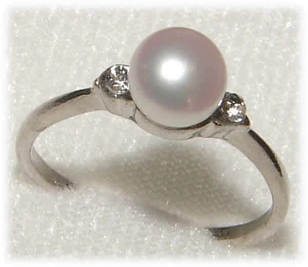 ***ELEGANT!!!*** NATURAL FRESHWATER PEARL SOLITAIRE RING!