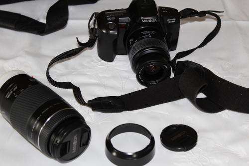 Minolta DYNAX 303si with Film Camera 0.38m / 1.3ft Macro Lens , extra AF75-300mm Lens with carry bag