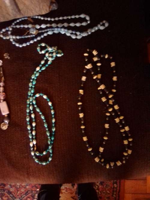 VINTAGE LOT COSTME JEWELRY ITEMS