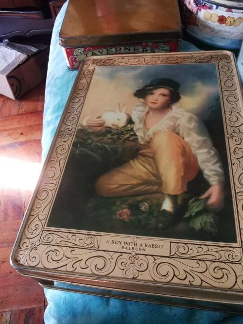 COLLECTABLE PRESTIGE CONFECTIONS TIN