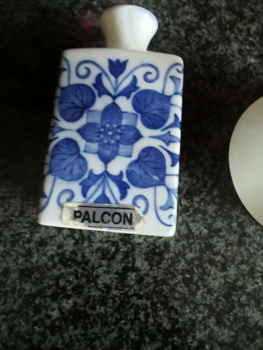 2 VINTAGE ORNAMENTS
