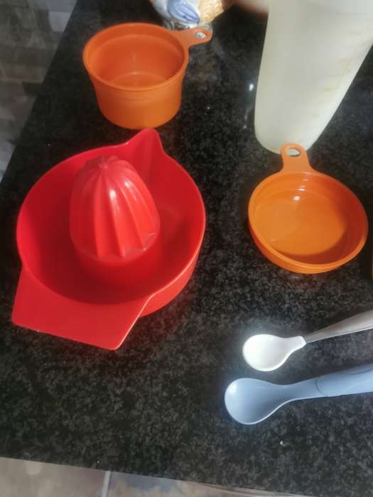 LOT KITCHEN ITEMS