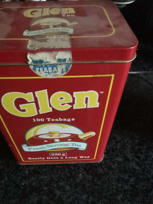VINTAGE GLEN TEA TIN