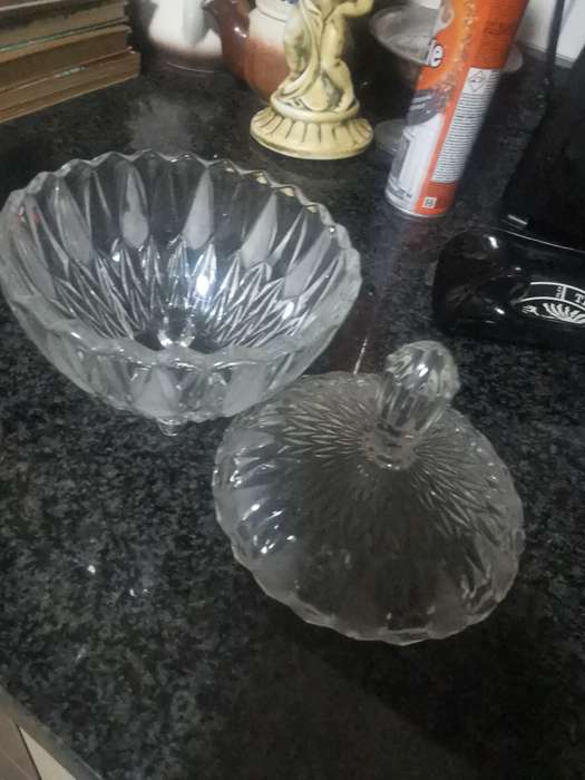 VINTAGE CHRYSTSL GLASS FOOTED BOWL WITH LD