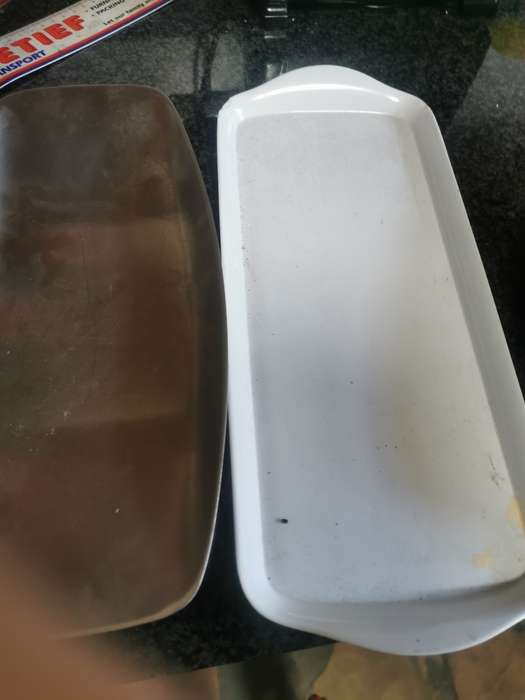 2 VINTAGE SNACK PLATES