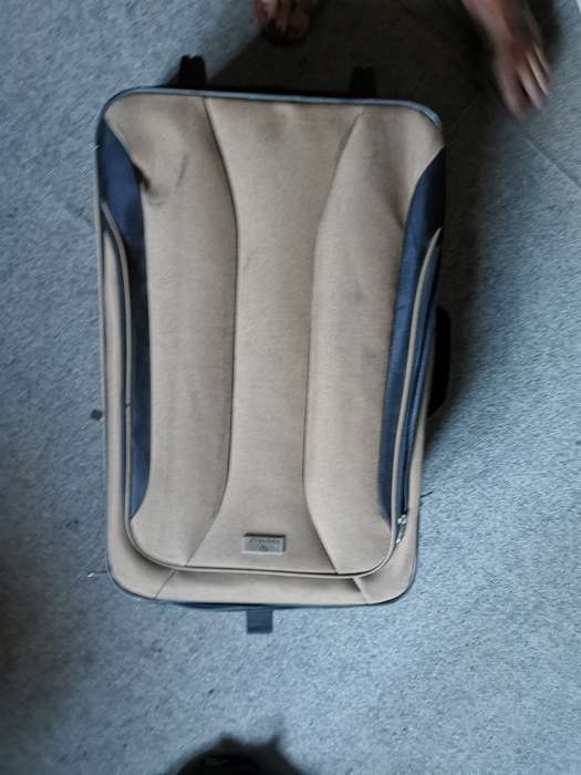 PROTEGE SUITCASE ON WHEELS