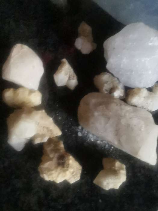 LOT QUARTZ PIECE