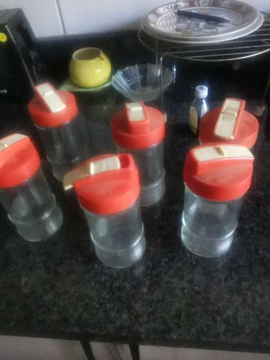 6 VINTAGE SPICE BOTTLES