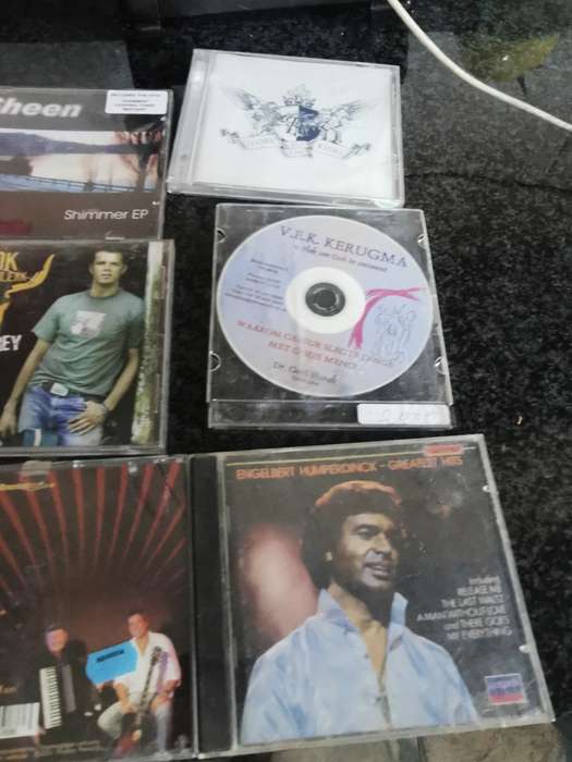 33 VINTAGE CDS