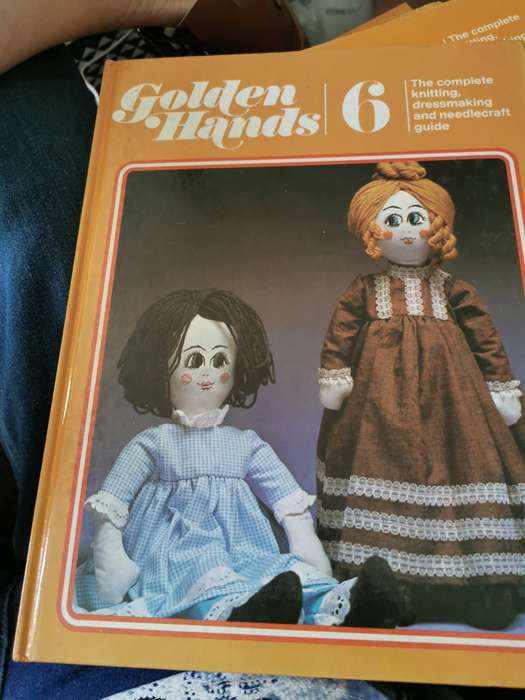 BOOK GOLDEN HANDS 6