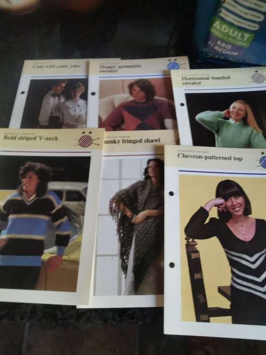 HUGE LOT KNITING PATTERNS