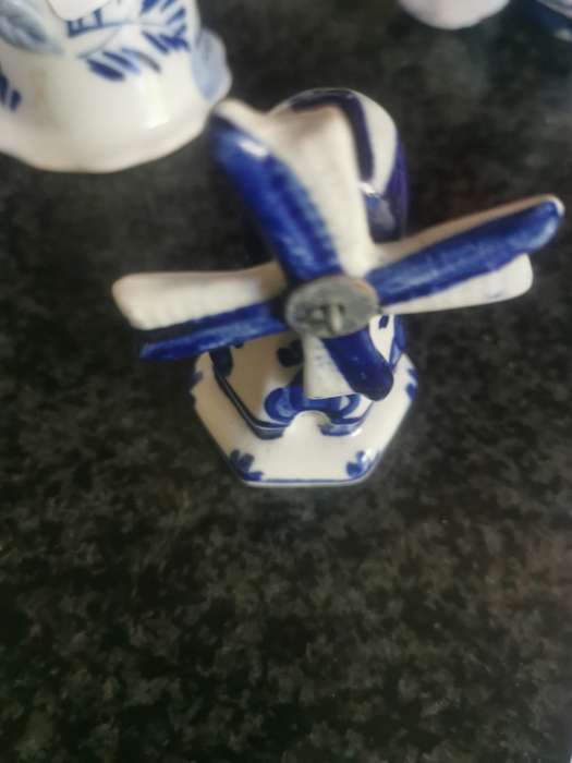 VINTAGE SMALL WNDMILL ORNAMENT